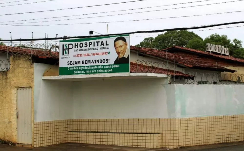 Feto é encontrado em vaso sanitário de hospital após encanador quebrar privada entupida