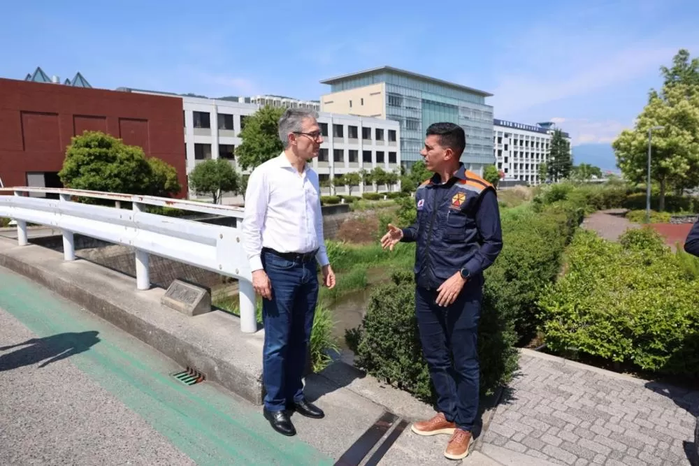 Zema visita centro japonês e busca tecnologia para prevenir enchentes em Minas Gerais