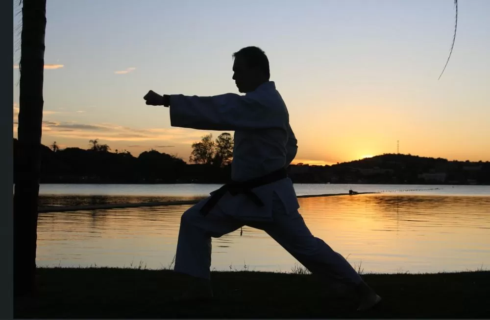 Walter Duarte: promovendo saúde, disciplina e transformação por meio do karatê