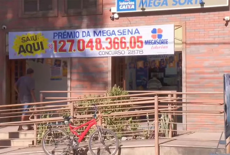 Homem inventa que vizinha ganhou R$ 127 milhões na Mega-Sena e família sofre ameaças em Matozinhos