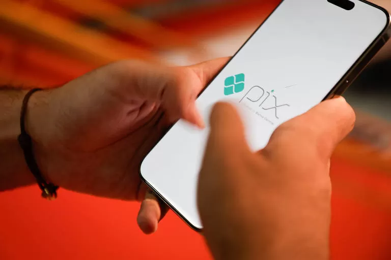 Golpe do Pix com acesso remoto a celular cresce e dribla segurança de apps bancários