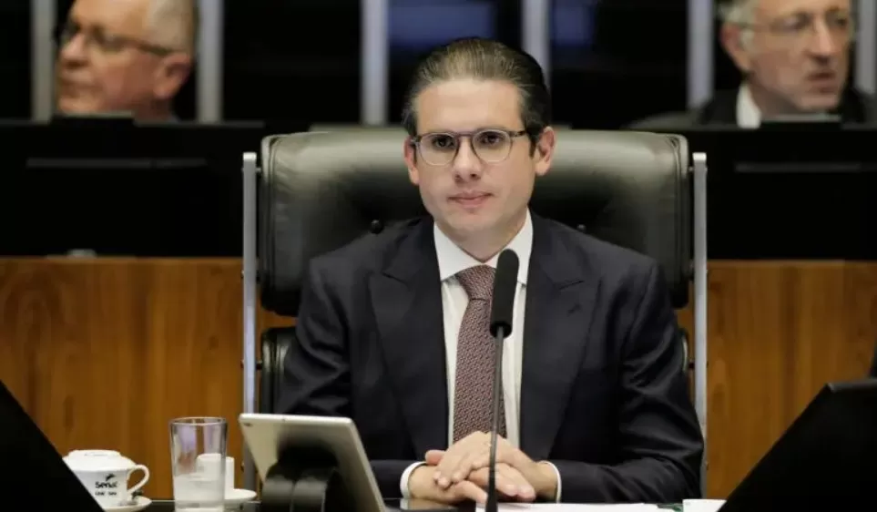 Câmara derruba decreto sobre IOF e impõe revés ao governo Lula