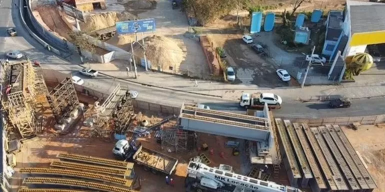 Trânsito na Cristiano Machado sofre mudanças neste fim de semana por obras de viaduto