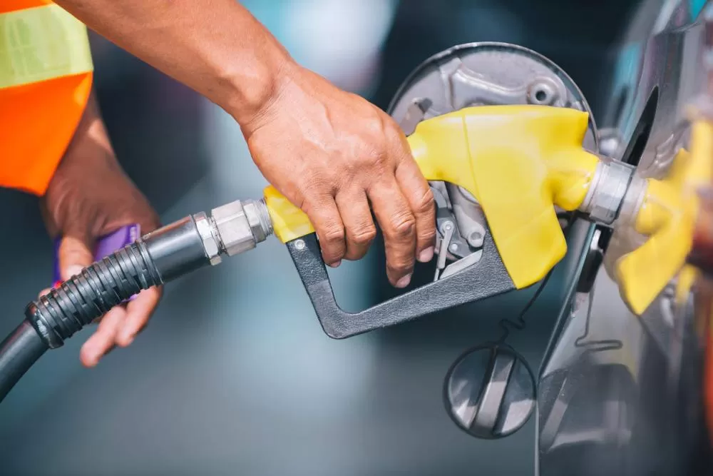 Diferença de quase R$ 2 no litro torna etanol opção mais vantajosa que gasolina na Grande BH