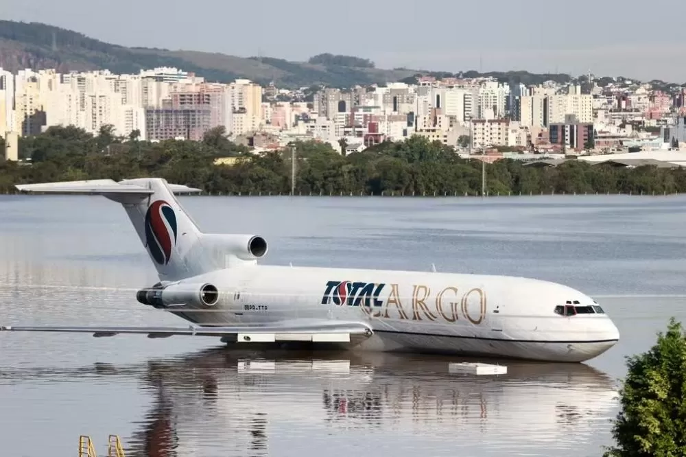 Aeroporto de Porto Alegre está fechado até 30 de maio
