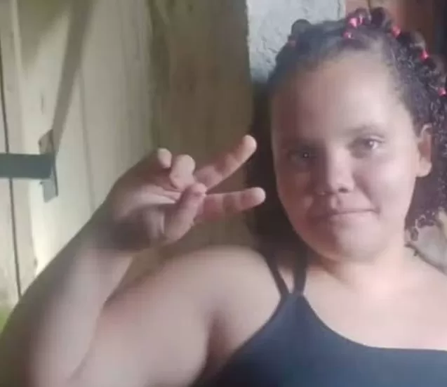 Criança desaparece após conversar com homem em jogo online. Você sabe com quem seu filho conversa?