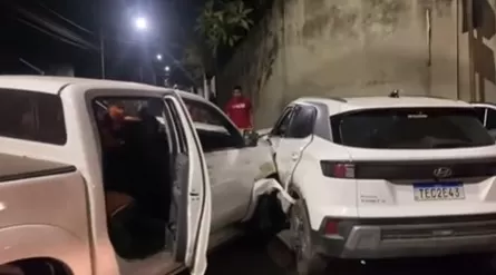 Motorista fica preso às ferragens após colisão entre dois veículos em Lagoa Santa