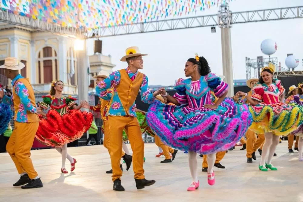 Quadrilhas, shows e prêmio em dinheiro marcam fim de semana do Arraial de Belô