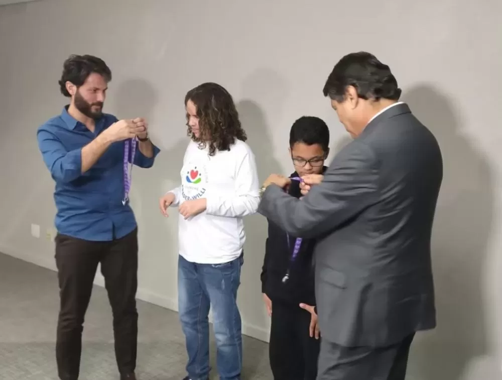 Minas Gerais aprova lei que reconhece cordão para pessoas com doenças raras