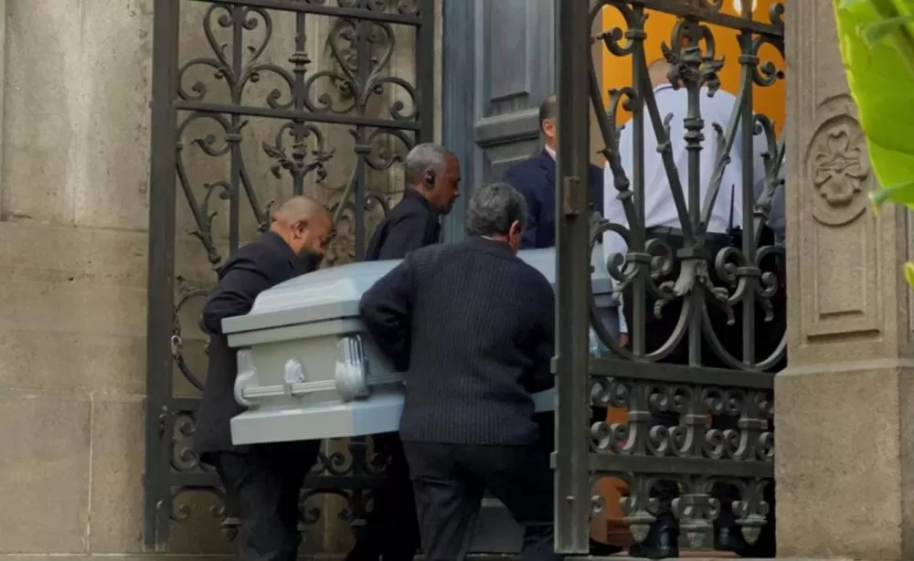 Velório de Preta Gil já acontece no Theatro Municipal do Rio em cerimônia aberta ao público