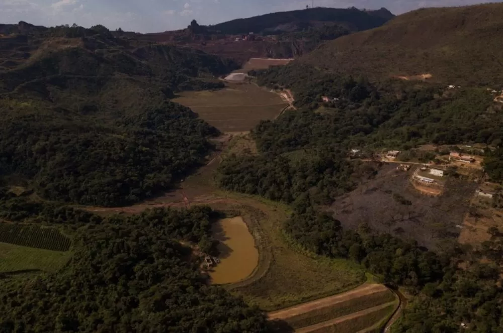 Justiça aplica sanções à Emicon após aumento de alerta em barragem de Brumadinho 