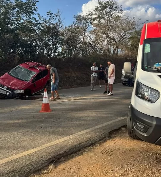 Acidente na MG-010 entre Lagoa Santa e Jaboticatubas deixa motociclista em estado grave