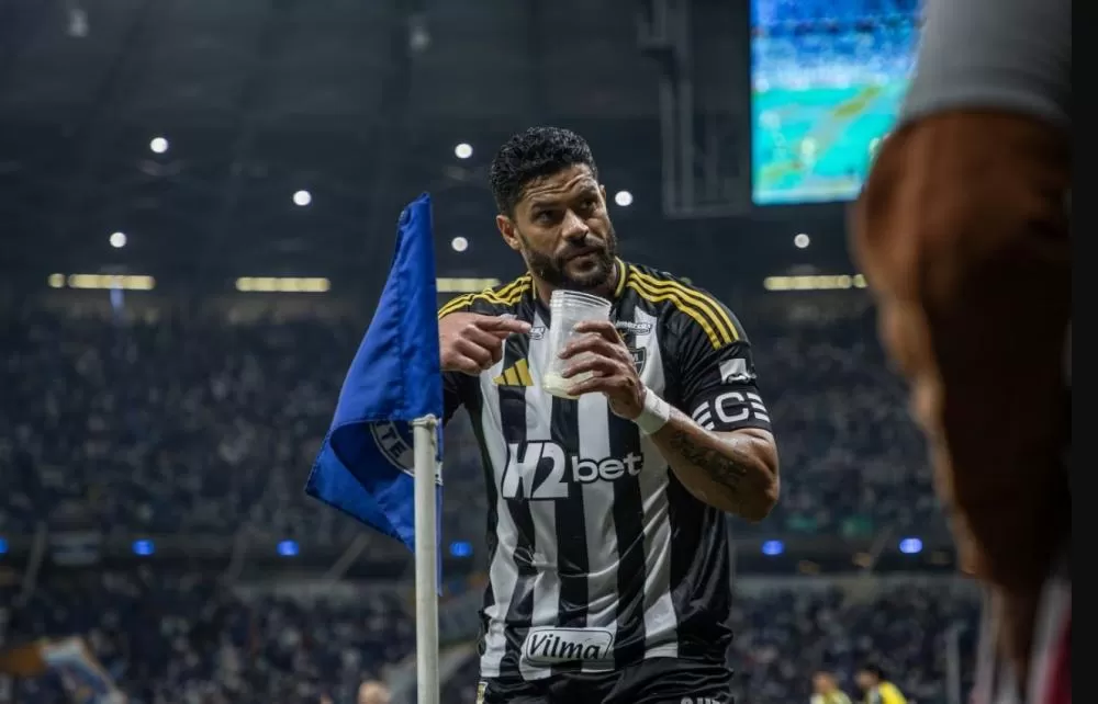 STJD julga Cruzeiro por objetos arremessados contra Hulk no clássico no Mineirão