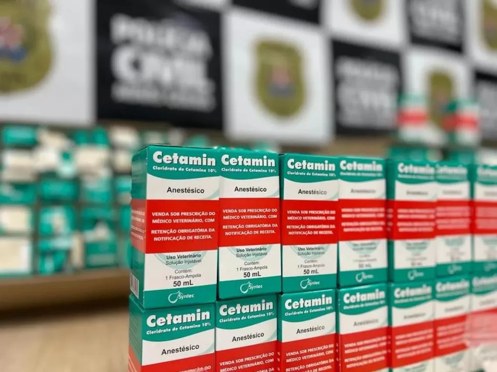 Mais de 3,7 mil frascos de cetamina são apreendidos em Minas; droga é usada no golpe “Boa noite, Cinderela”