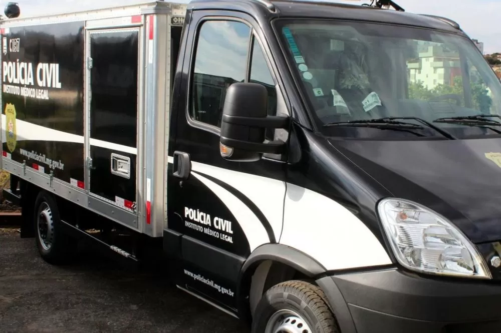 Mulher atropela e mata marido ao confundir pedais de carro automático na Grande BH