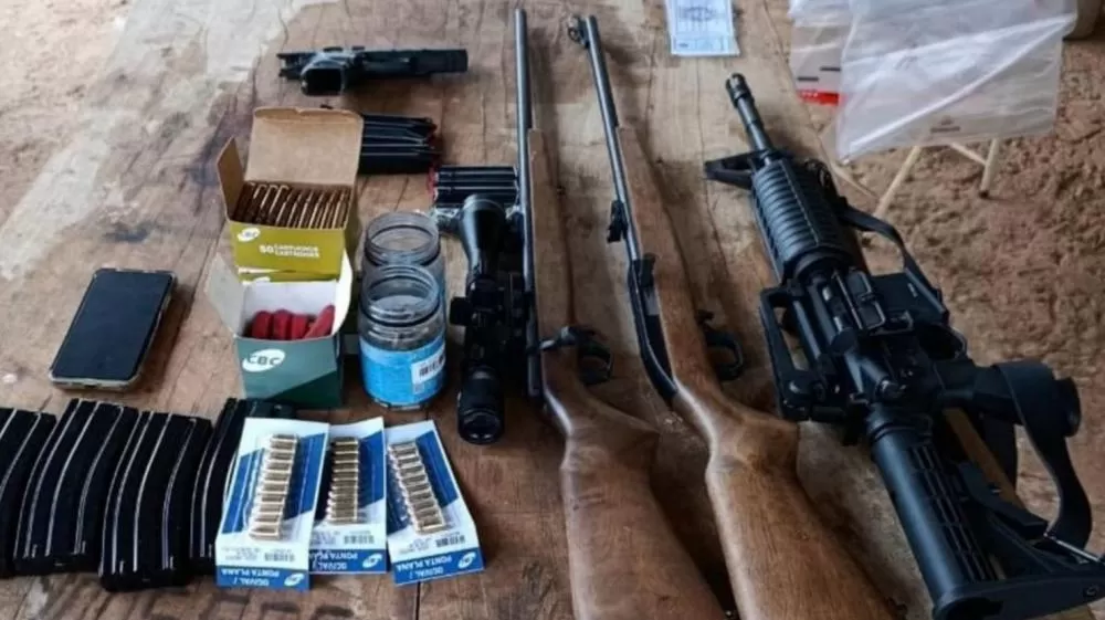 Polícia Federal realiza operação contra grupo que vendia fuzis com dispositivos de rajada em MG