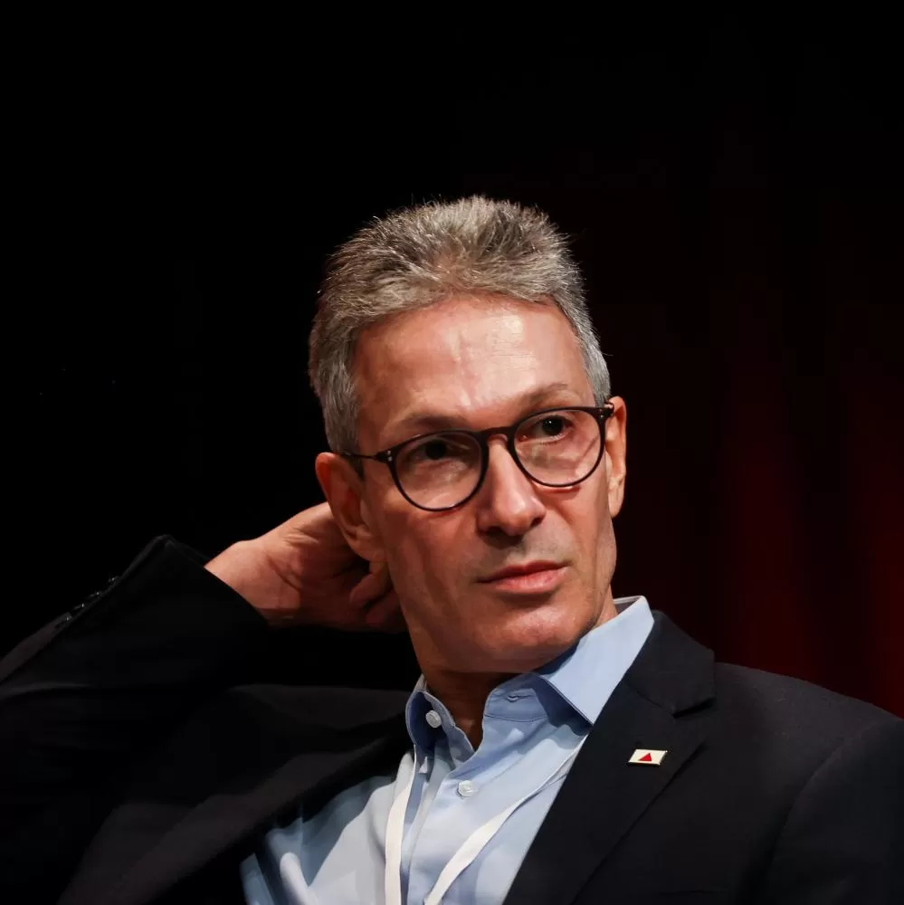 Legião Urbana notifica Zema por uso da música ‘Que País é Este’ em evento político