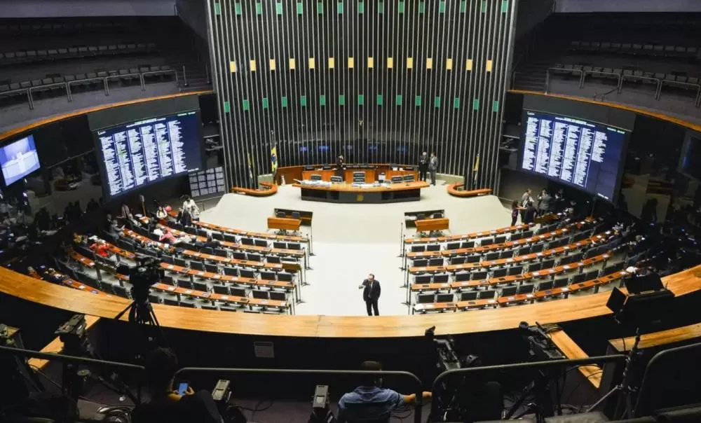 Câmara aprova projeto que oferece botão do pânico a vítimas de violência doméstica