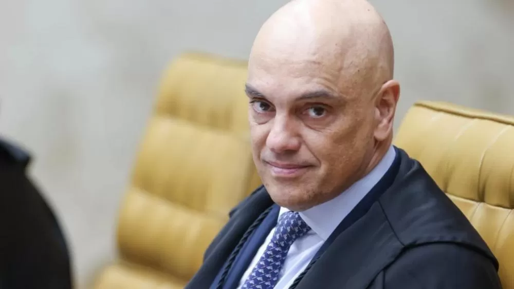 Moraes dá 48 horas para Bolsonaro prestar esclarecimentos após envio de relatório da PF à PGR