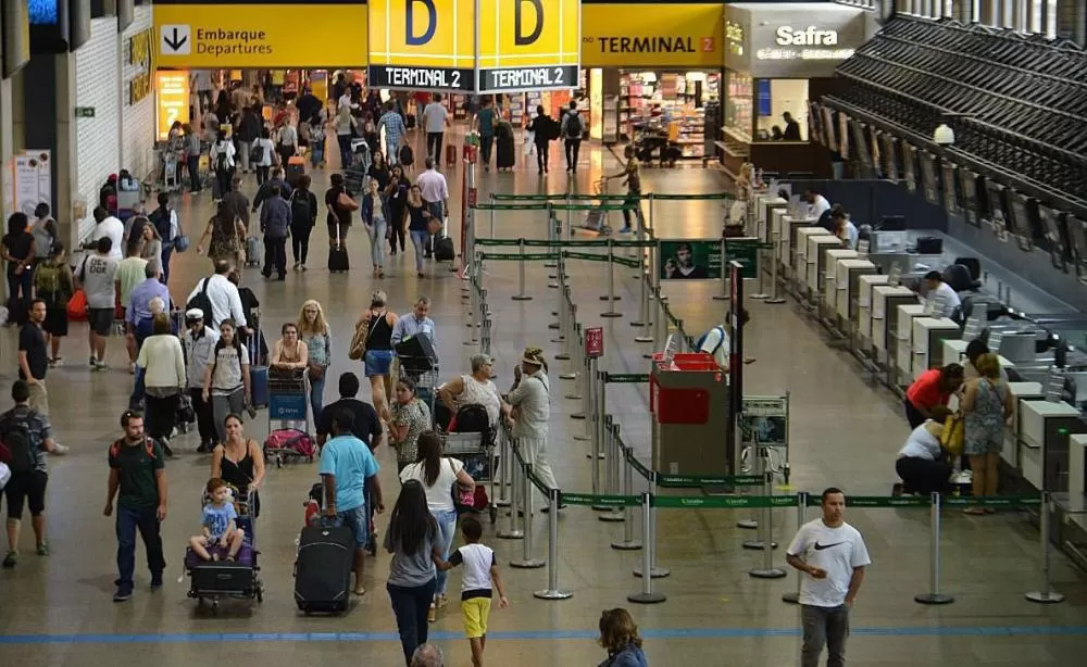 EUA enviam agentes da TSA a Guarulhos, e aeroporto impõe obrigatoriedade do uso de “zip lock”
