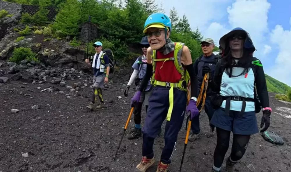Japonês de 102 anos entra para o Guinness após escalar o Monte Fuji