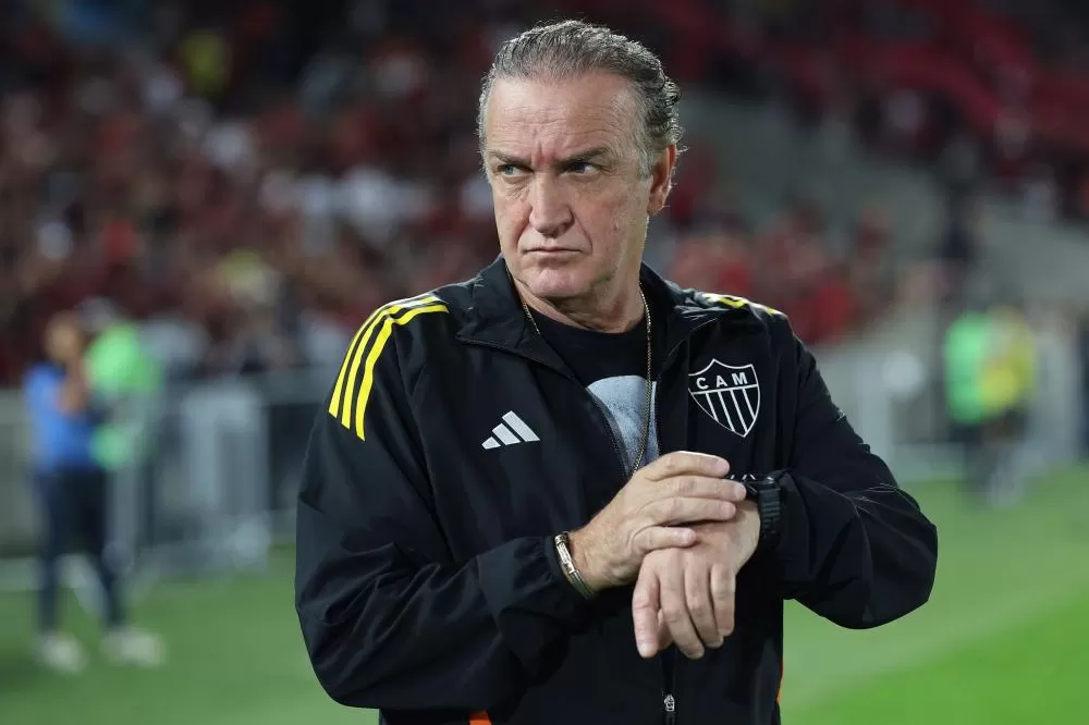 Futuro de Cuca no Atlético é reavaliado após derrota no clássico