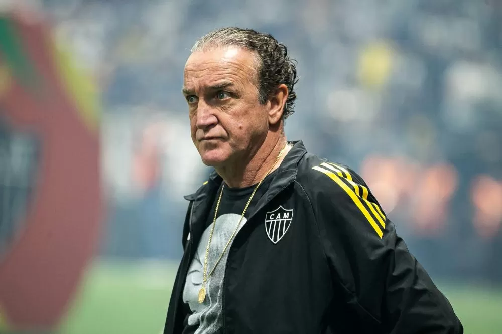 Atlético confirma desligamento de Cuca após resultados abaixo do esperado em 2025