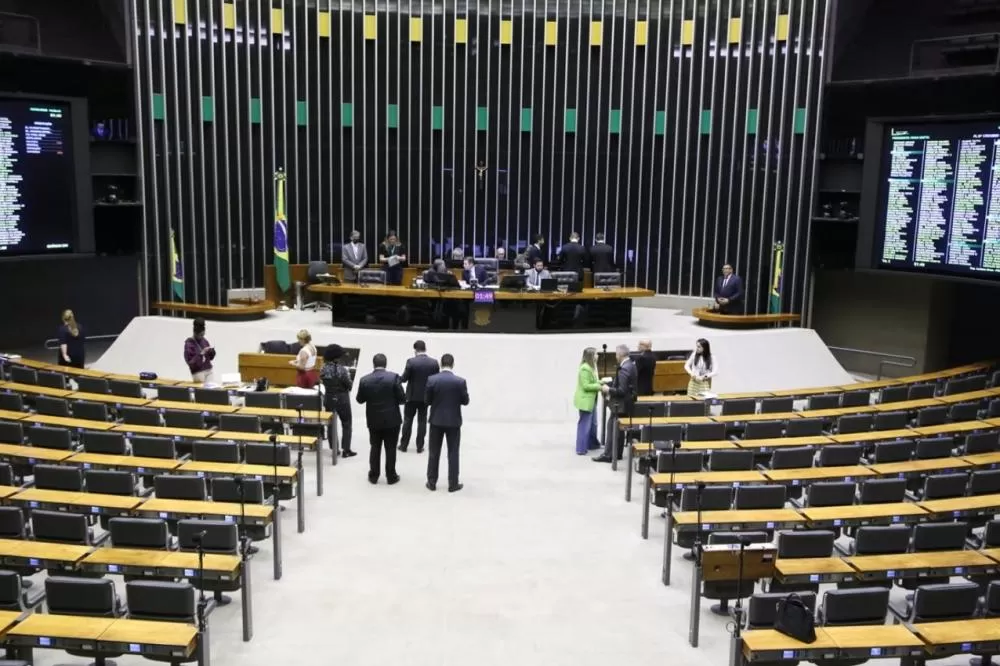 Câmara aprova projeto que proíbe descontos automáticos em benefícios do INSS