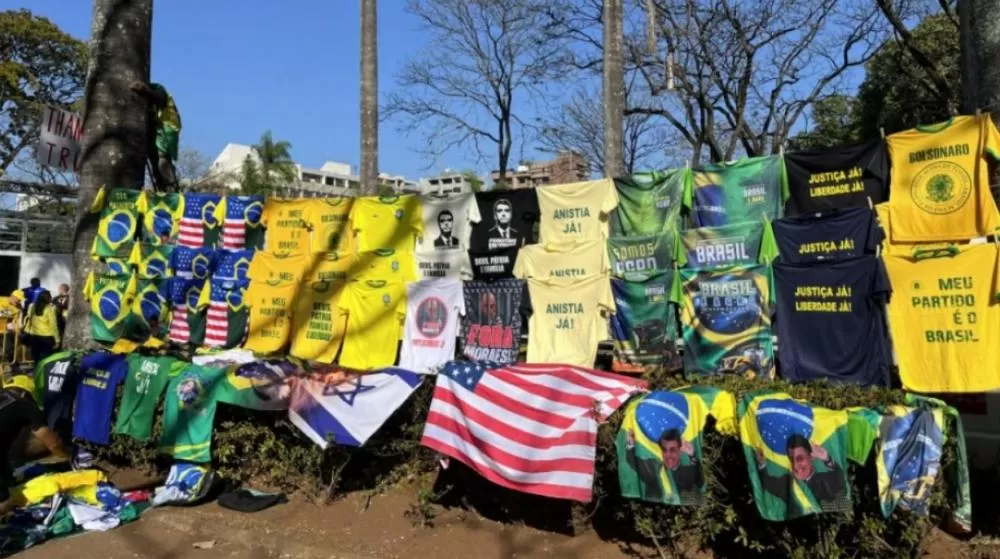 Ato da direita marca 7 de Setembro na Praça da Liberdade em Belo Horizonte