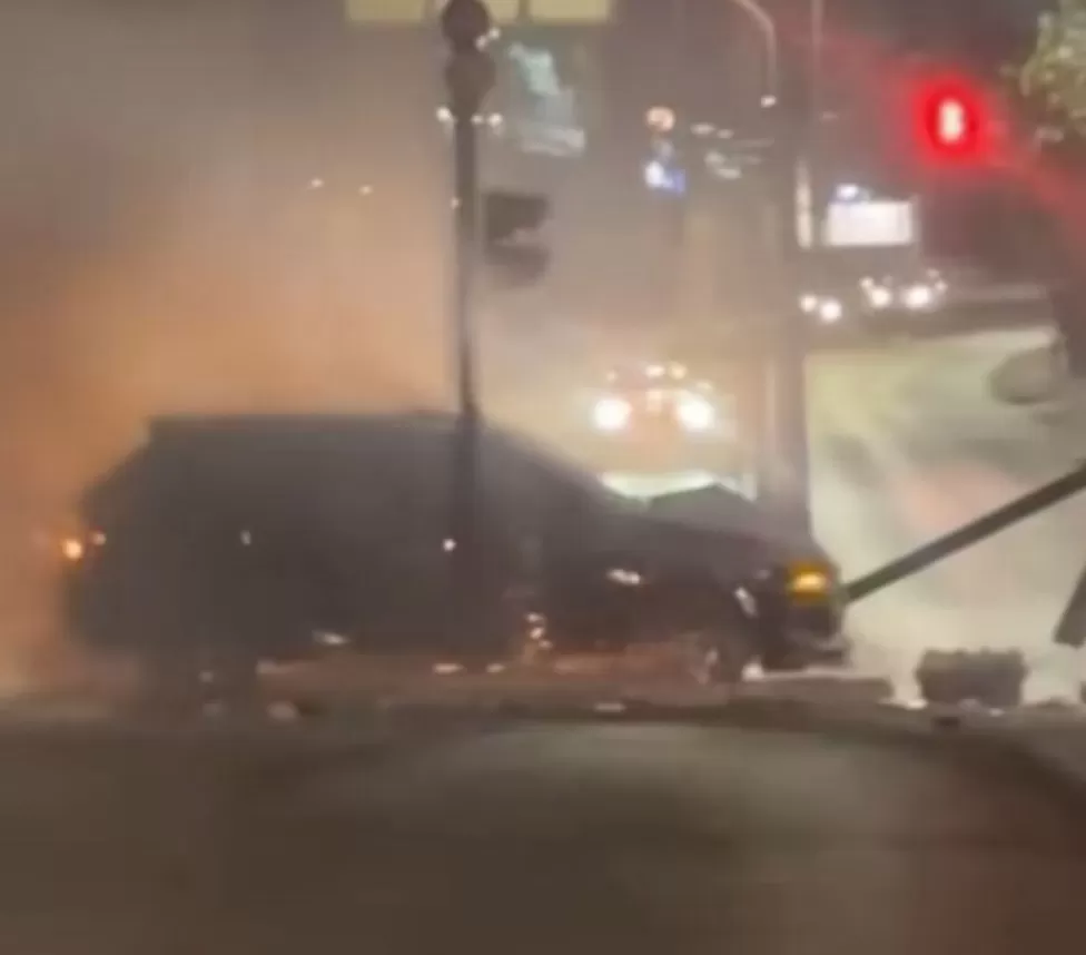 Mulher morre em acidente com incêndio em avenida de BH