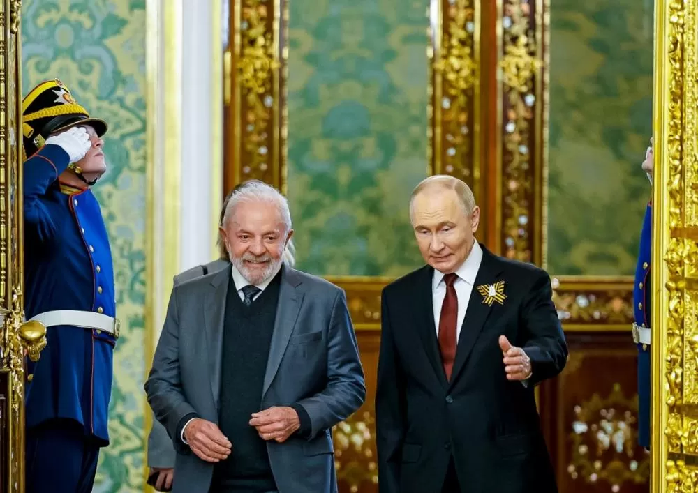 Lula e Putin participam de reunião do Brics em meio a tensões com EUA