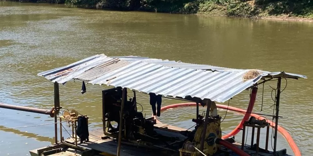 PF realiza operação contra extração ilegal de areia na divisa de Minas e Rio de Janeiro