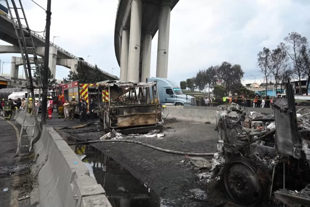 Explosão de caminhão-tanque em rodovia mexicana causa mortes e dezenas de feridos