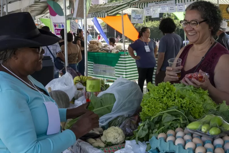 Feira “Sabores da Jabu” estreia na Praça da Jabuticaba em Contagem