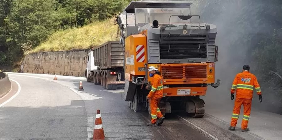 Obras na BR-040 provocam bloqueios em seis cidades de Minas até quinta-feira