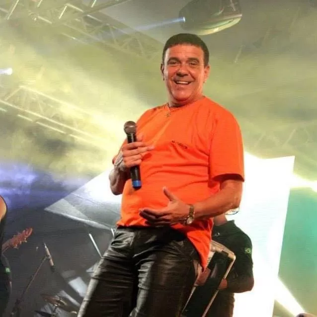 Cantor Antonio Carlos Santos é preso em Ribeirão das Neves por dirigir carro clonado