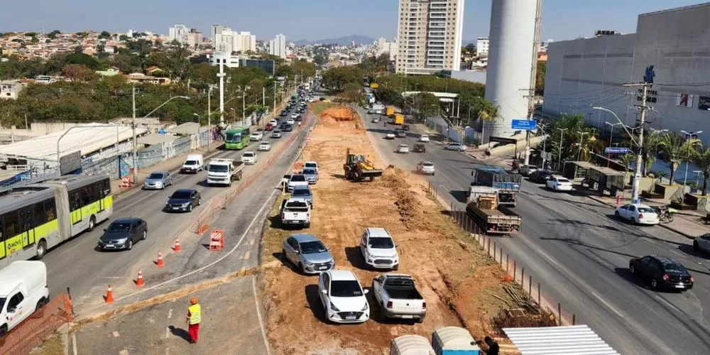 Trânsito na Cristiano Machado terá mudanças a partir de terça com início das obras de trincheira