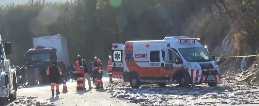 Acidente com caminhão causa morte e interdição na BR-381 em Sabará