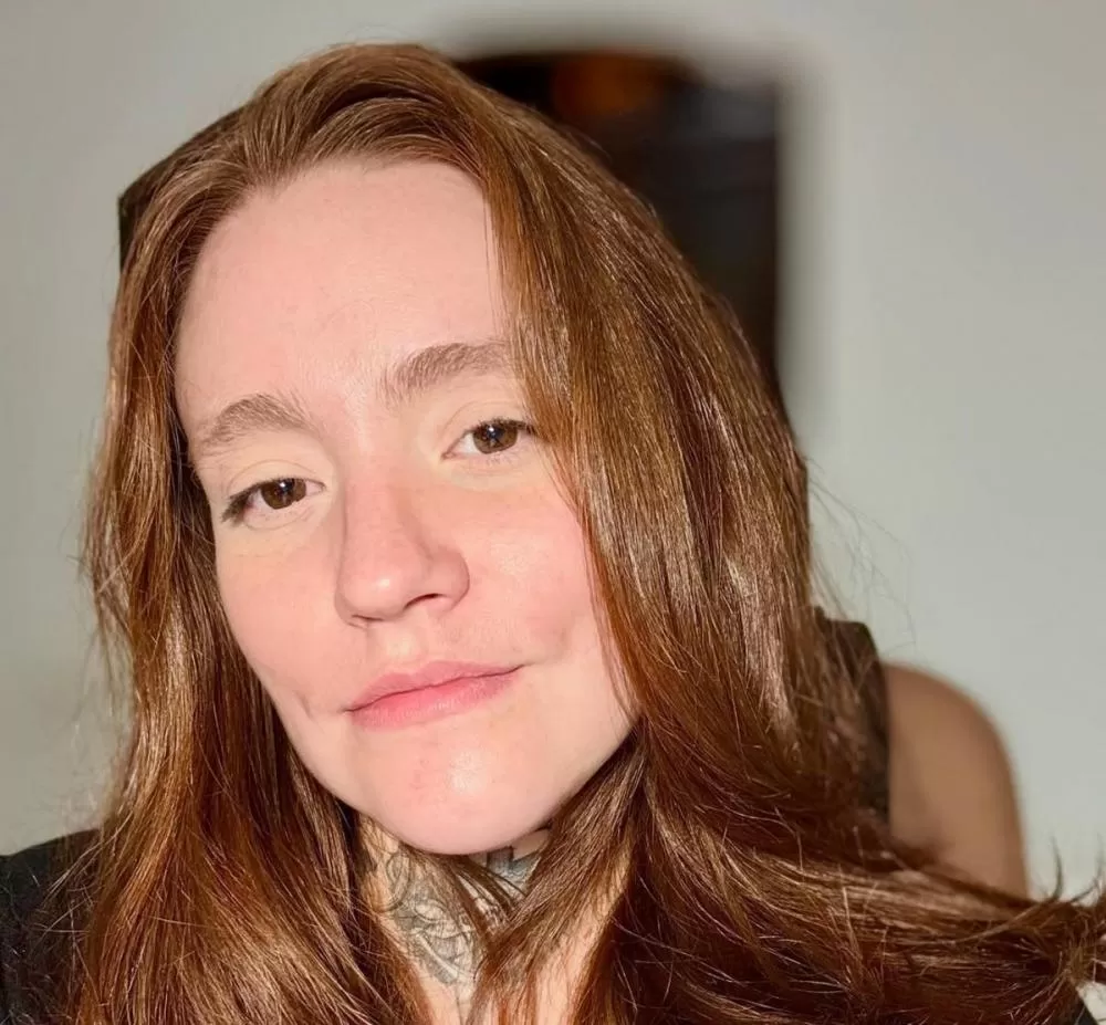 Justiça autoriza jovem mineira com doença rara a cultivar maconha para uso medicinal