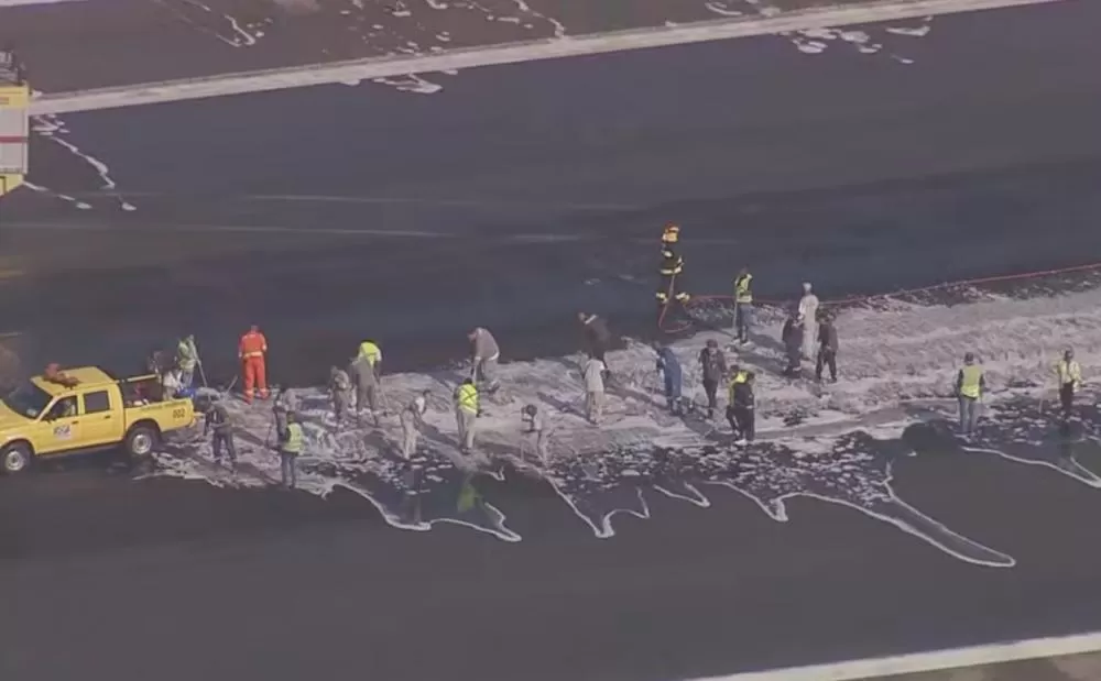 Vazamento de óleo fecha Santos Dumont e causa atrasos em voos para Confins