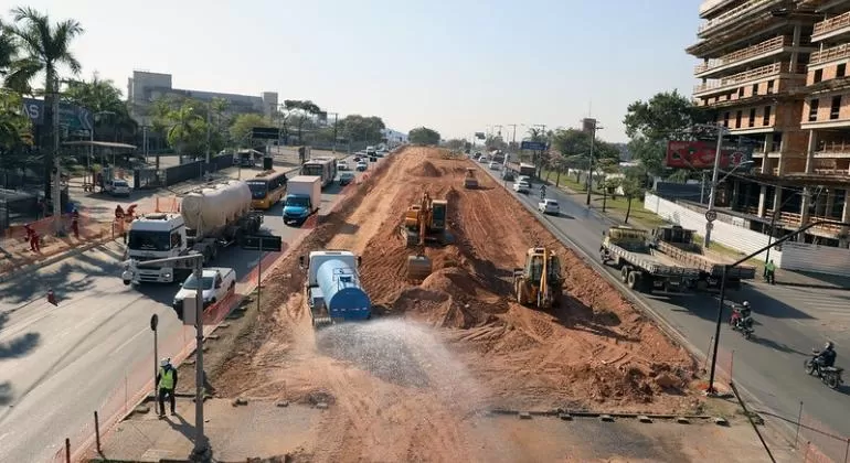 BH Airport alerta passageiros sobre atrasos devido a obras na Cristiano Machado
