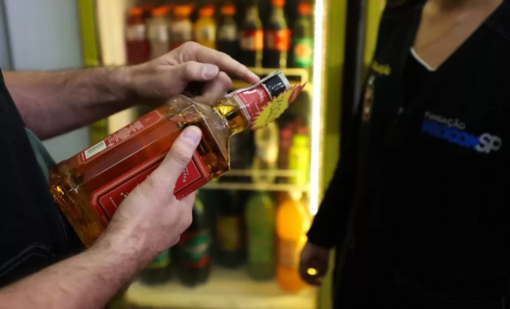 Setor de bares e restaurantes intensifica treinamento para identificar bebidas adulteradas